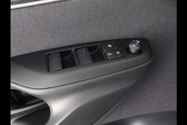 Toyota Yaris 1.5 HYBRID BLACKSTYLE AUTOMAAT GARANTIE 3-2035 ! CARPLAY NAVI. CAMERA.ADAPTIVE CRUISE.