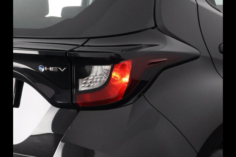 Toyota Yaris 1.5 HYBRID BLACKSTYLE AUTOMAAT GARANTIE 3-2035 ! CARPLAY NAVI. CAMERA.ADAPTIVE CRUISE.