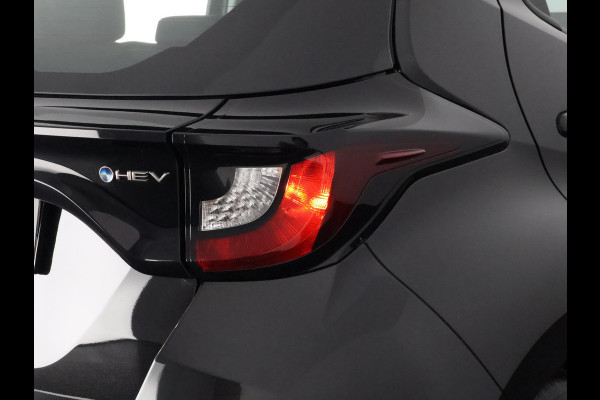 Toyota Yaris 1.5 HYBRID BLACKSTYLE AUTOMAAT GARANTIE 3-2035 ! CARPLAY NAVI. CAMERA.ADAPTIVE CRUISE.