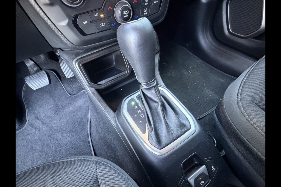 Jeep Renegade 1.5T e-Hybrid Limited | Winter pack | Visibillity pack | Style pack | Navigatie | Carplay/Android | LED | Camera | Stoelverwarmi