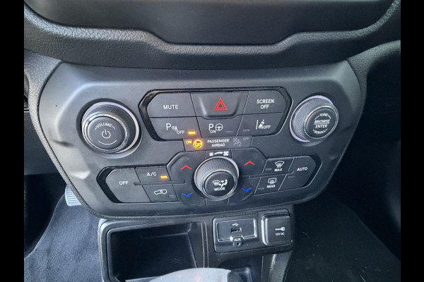 Jeep Renegade 1.5T e-Hybrid Limited | Winter pack | Visibillity pack | Style pack | Navigatie | Carplay/Android | LED | Camera | Stoelverwarmi