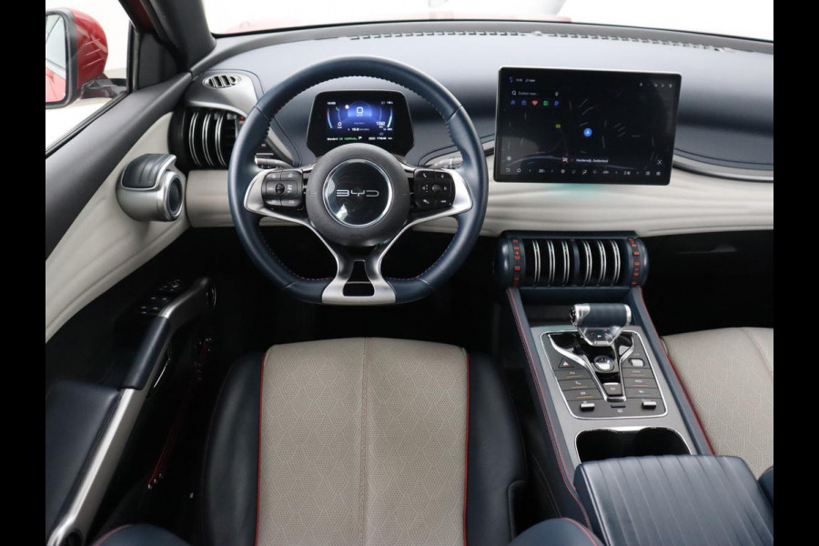 BYD ATTO 3 Comfort 60 kWh | Panoramadak | Warmtepomp | Leder | Stoelverwarming | 360 Camera | Carplay | Adaptive cruise