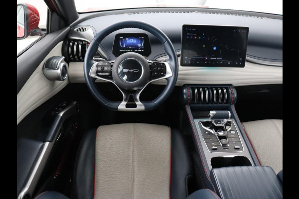 BYD ATTO 3 Comfort 60 kWh | Panoramadak | Warmtepomp | Leder | Stoelverwarming | 360 Camera | Carplay | Adaptive cruise