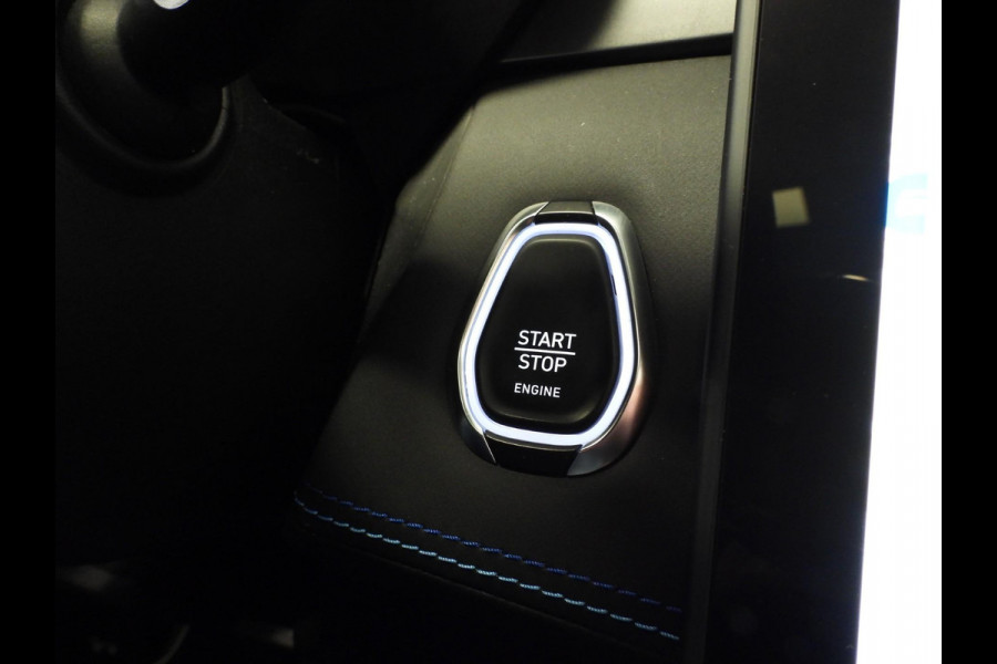 Lynk & Co 01 1.5 PHEV BlackLine STUURVERW/SCHUIFDAK/LED/20"LMV!