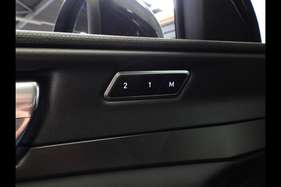 Lynk & Co 01 1.5 PHEV BlackLine STUURVERW/SCHUIFDAK/LED/20"LMV!