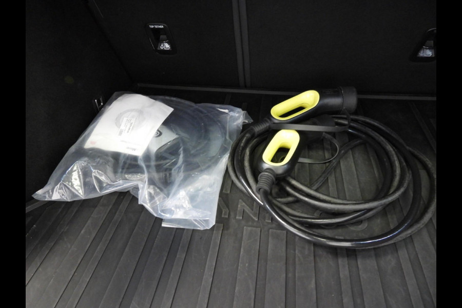 Lynk & Co 01 1.5 PHEV BlackLine STUURVERW/SCHUIFDAK/LED/20"LMV!