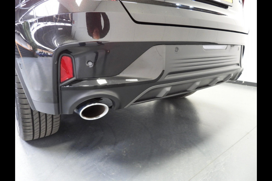 Lynk & Co 01 1.5 PHEV BlackLine STUURVERW/SCHUIFDAK/LED/20"LMV!