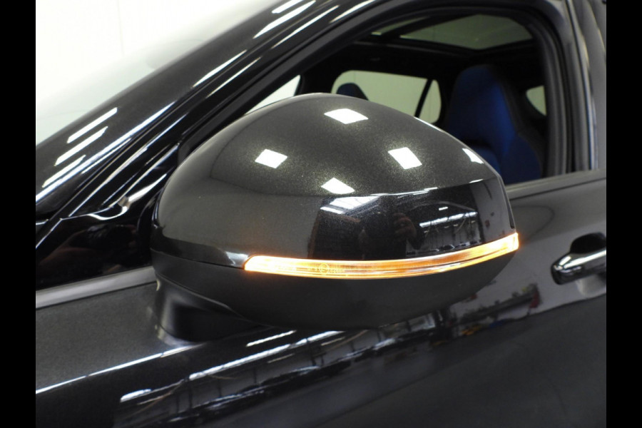 Lynk & Co 01 1.5 PHEV BlackLine STUURVERW/SCHUIFDAK/LED/20"LMV!