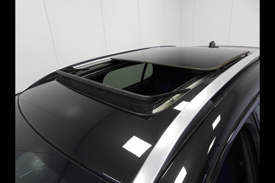 Lynk & Co 01 1.5 PHEV BlackLine STUURVERW/SCHUIFDAK/LED/20"LMV!