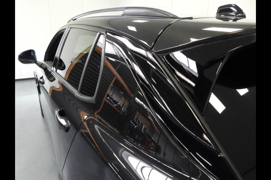 Lynk & Co 01 1.5 PHEV BlackLine STUURVERW/SCHUIFDAK/LED/20"LMV!
