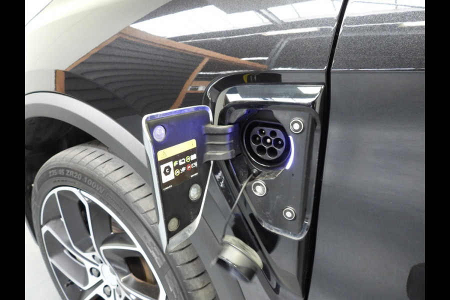 Lynk & Co 01 1.5 PHEV BlackLine STUURVERW/SCHUIFDAK/LED/20"LMV!