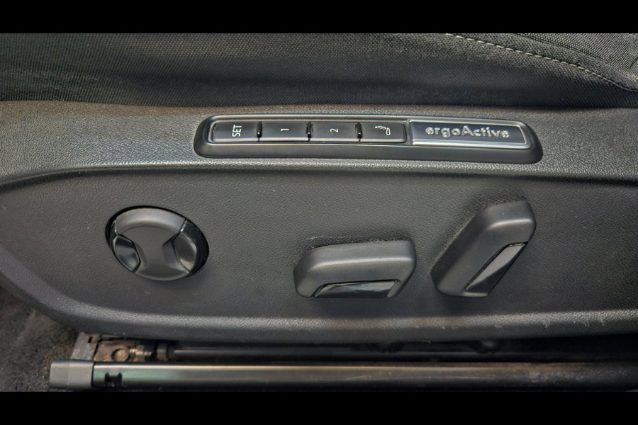 Volkswagen Golf 1.4 eHybrid Keyless Memory Matrix IQ Massage Virtual Camera Blindspot