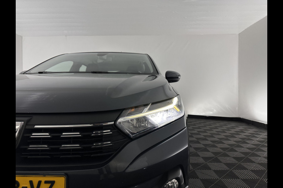 Dacia SANDERO Stepway 1.0 TCe 100 Bi-Fuel Comfort (INCL-BTW) *FULL-LED | NAVI-FULLMAP | BLINDSPOT | HEATED-COMFORTSEATS | CAMERA | KEYLESS | DAB | ECC | PDC | CRUISE | TOWBAR *