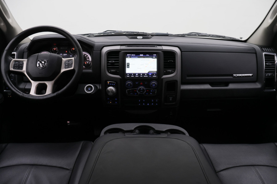 Dodge Ram 1500 5.7 V8 4x4 Crew Cab 5'7 Laramie Schuif-/kanteldak, Leer, Stoelventilatie, Alpine Sound, Apple Carplay, Trekhaak, 20"