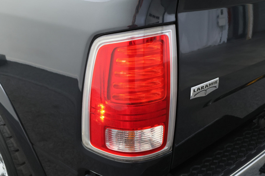 Dodge Ram 1500 5.7 V8 4x4 Crew Cab 5'7 Laramie Schuif-/kanteldak, Leer, Stoelventilatie, Alpine Sound, Apple Carplay, Trekhaak, 20"