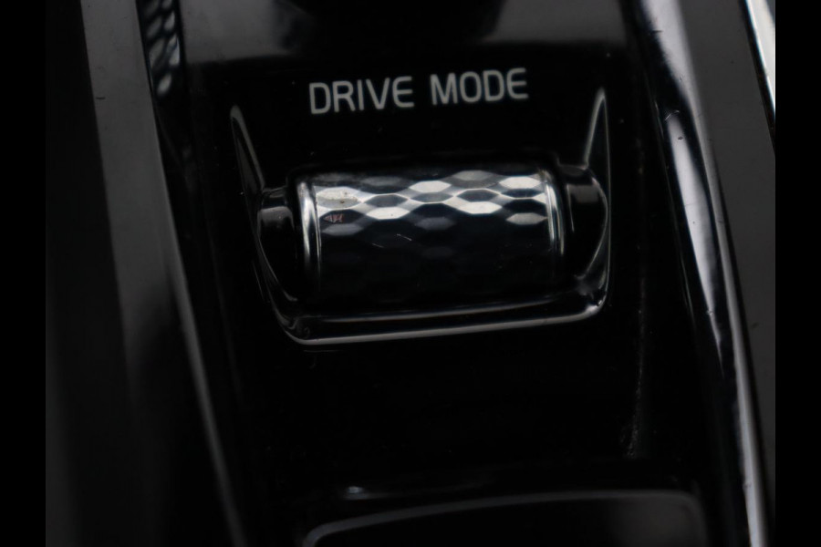 Volvo V60 2.0 T4 Inscription | Leder | Stoelverwarming | Adaptive cruise | Carplay | Camera | Navigatie | Full LED | Side Assist | Climate control | Parkeerhulp | Bluetooth | Origineel NL
