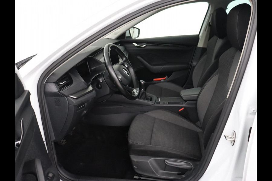 Škoda Octavia 1.0 TSI Business Edition | Stoelverwarming | Trekhaak | Camera | Carplay | Navigatie | 17'' | Cruise control | DAB | Digital Cockpit | Parkeerhulp | Climate control