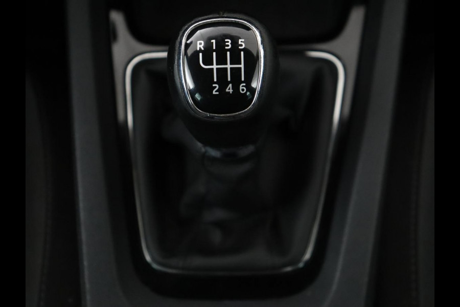 Škoda Octavia 1.0 TSI Business Edition | Stoelverwarming | Trekhaak | Camera | Carplay | Navigatie | 17'' | Cruise control | DAB | Digital Cockpit | Parkeerhulp | Climate control