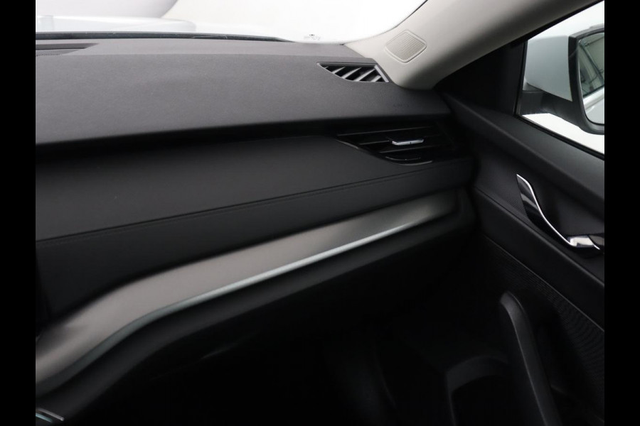 Škoda Octavia 1.0 TSI Business Edition | Stoelverwarming | Trekhaak | Camera | Carplay | Navigatie | 17'' | Cruise control | DAB | Digital Cockpit | Parkeerhulp | Climate control