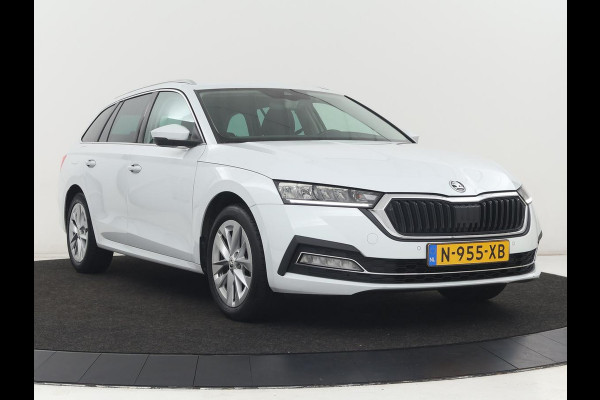 Škoda Octavia 1.0 TSI Business Edition | Stoelverwarming | Trekhaak | Camera | Carplay | Navigatie | 17'' | Cruise control | DAB | Digital Cockpit | Parkeerhulp | Climate control