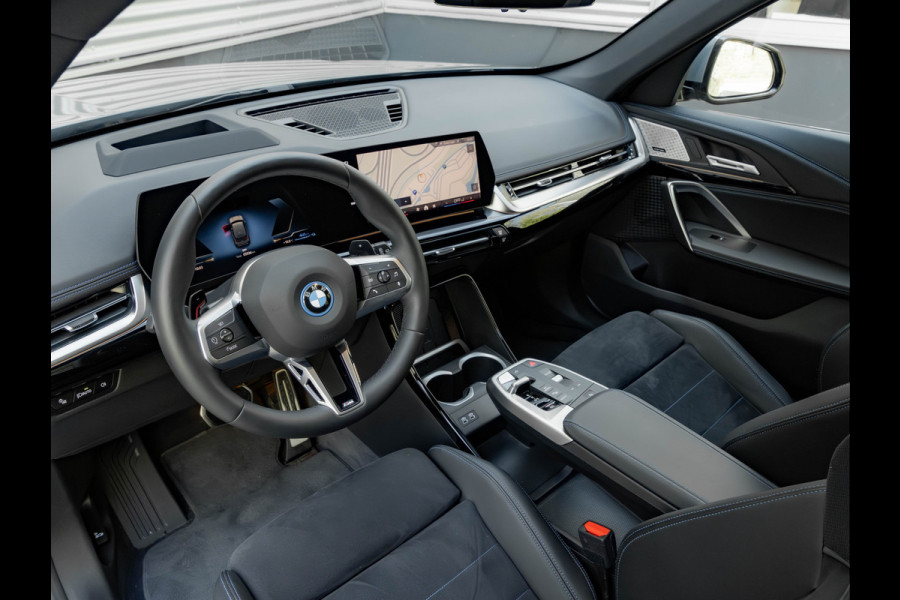 BMW X1 xDrive30e M-Sport Pro - M-Zetels - Full-Option - NP76.000