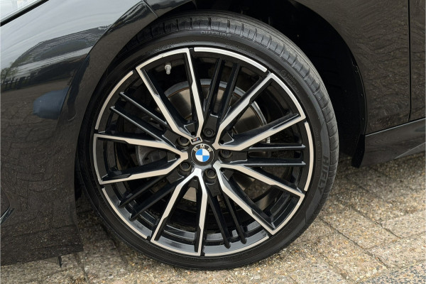 BMW 2 Serie 218i Gran Coupé M-Sport | Head-Up | 19" | Stoelverwarming | LED | DAB