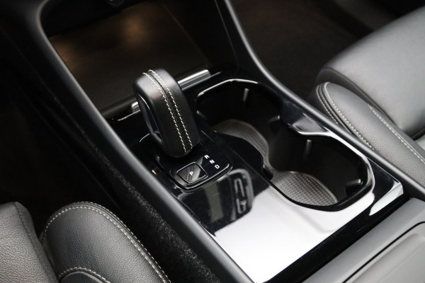 Volvo XC40 Recharge P8 408 PK AWD R-Design, SOH 91%, Leder, H/K Sound, Memory