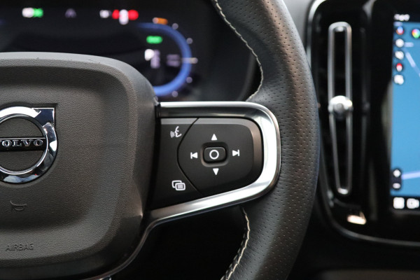 Volvo XC40 Recharge P8 408 PK AWD R-Design, SOH 91%, Leder, H/K Sound, Memory