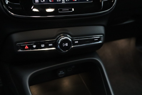 Volvo XC40 Recharge P8 408 PK AWD R-Design, SOH 91%, Leder, H/K Sound, Memory
