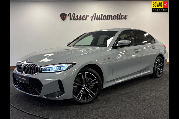 BMW 3-serie 330e*Plug-in Hybride*Automaat*M-Pakket*Stoelverwarming*Head-Up*Leder*Camera*
