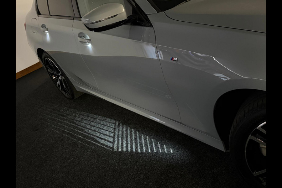 BMW 3-serie 330e*Plug-in Hybride*Automaat*M-Pakket*Stoelverwarming*Head-Up*Leder*Camera*