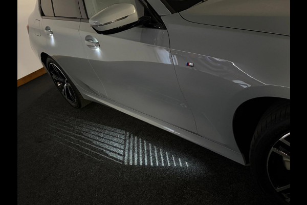 BMW 3-serie 330e*Plug-in Hybride*Automaat*M-Pakket*Stoelverwarming*Head-Up*Leder*Camera*