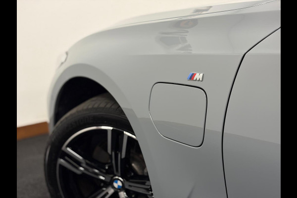 BMW 3-serie 330e*Plug-in Hybride*Automaat*M-Pakket*Stoelverwarming*Head-Up*Leder*Camera*