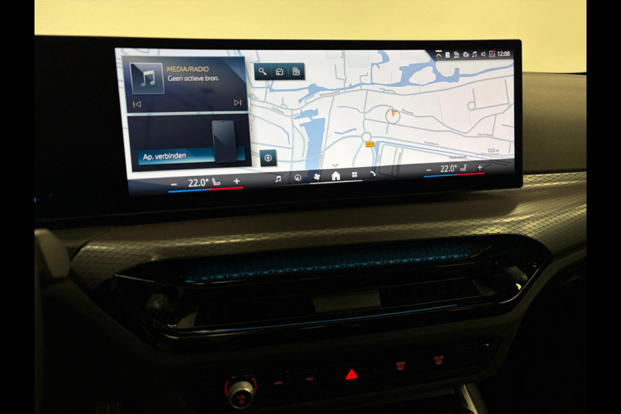 BMW 3-serie 330e*Plug-in Hybride*Automaat*M-Pakket*Stoelverwarming*Head-Up*Leder*Camera*