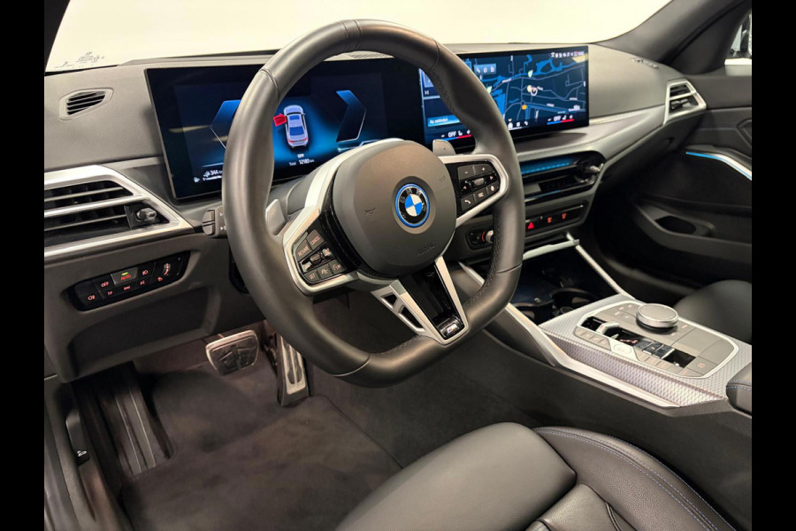 BMW 3-serie 330e*Plug-in Hybride*Automaat*M-Pakket*Stoelverwarming*Head-Up*Leder*Camera*
