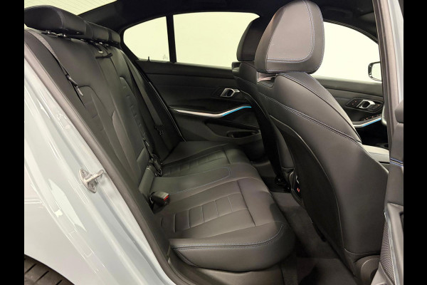 BMW 3-serie 330e*Plug-in Hybride*Automaat*M-Pakket*Stoelverwarming*Head-Up*Leder*Camera*
