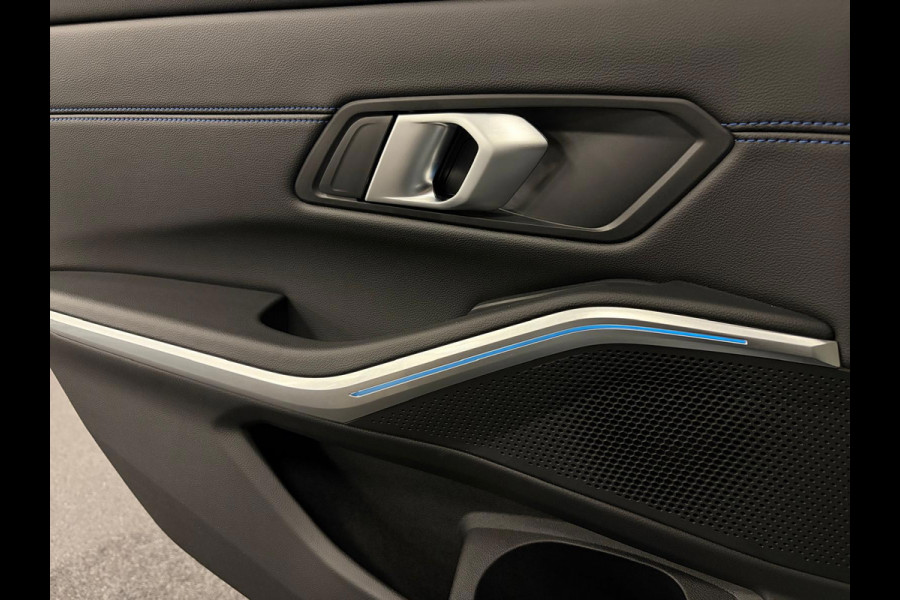 BMW 3-serie 330e*Plug-in Hybride*Automaat*M-Pakket*Stoelverwarming*Head-Up*Leder*Camera*