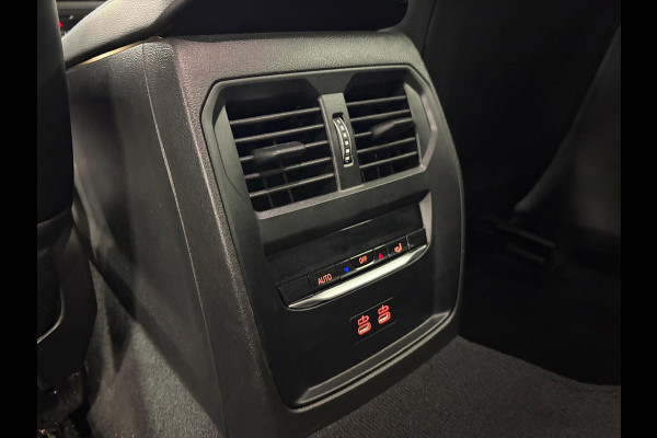 BMW 3-serie 330e*Plug-in Hybride*Automaat*M-Pakket*Stoelverwarming*Head-Up*Leder*Camera*