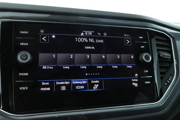 Volkswagen T-Roc 1.0 TSI R-Line Virtual, Navigatie, Apple carplay, Climate,