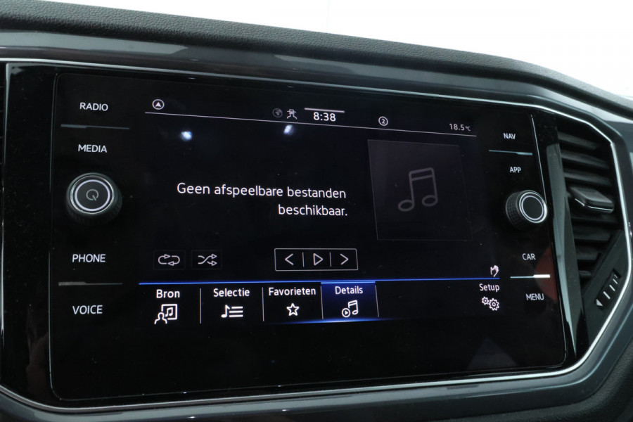 Volkswagen T-Roc 1.0 TSI R-Line Virtual, Navigatie, Apple carplay, Climate,