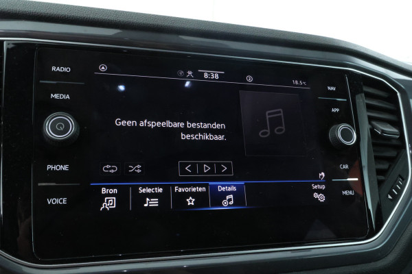 Volkswagen T-Roc 1.0 TSI R-Line Virtual, Navigatie, Apple carplay, Climate,