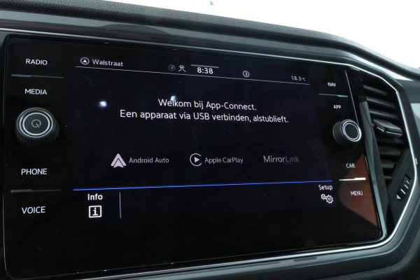 Volkswagen T-Roc 1.0 TSI R-Line Virtual, Navigatie, Apple carplay, Climate,