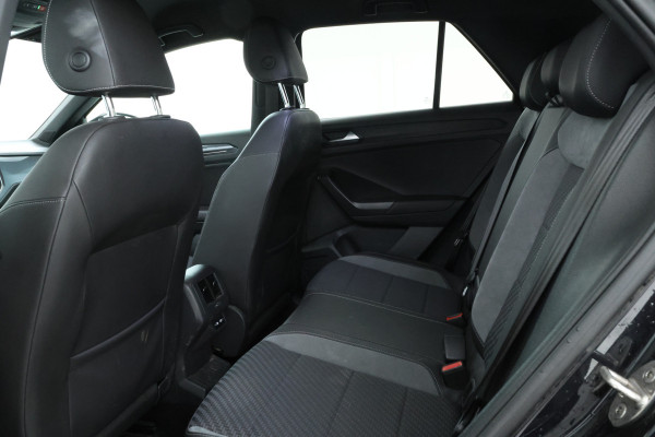 Volkswagen T-Roc 1.0 TSI R-Line Virtual, Navigatie, Apple carplay, Climate,