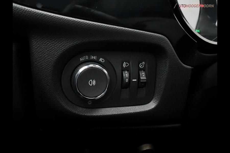 Opel Corsa 1.2 Edition Luxe 100pk (APPLE CARPLAY,ACHTERUITRIJCAMERA,PARKEERSENSOREN,CRUISE,LANE ASSIST,AIRCO,LED,TOPCONDITIE)