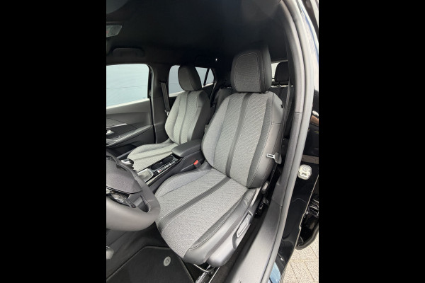 Peugeot 2008 100pk Allure (Keyless Entry - Automatische Airco - Parkeersensoren V+A - LED - 17"incl 4S - Navigatie - Apple Carplay)