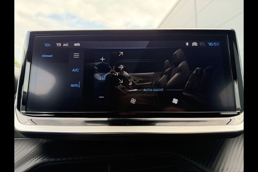 Peugeot 2008 100pk Allure (Keyless Entry - Automatische Airco - Parkeersensoren V+A - LED - 17"incl 4S - Navigatie - Apple Carplay)