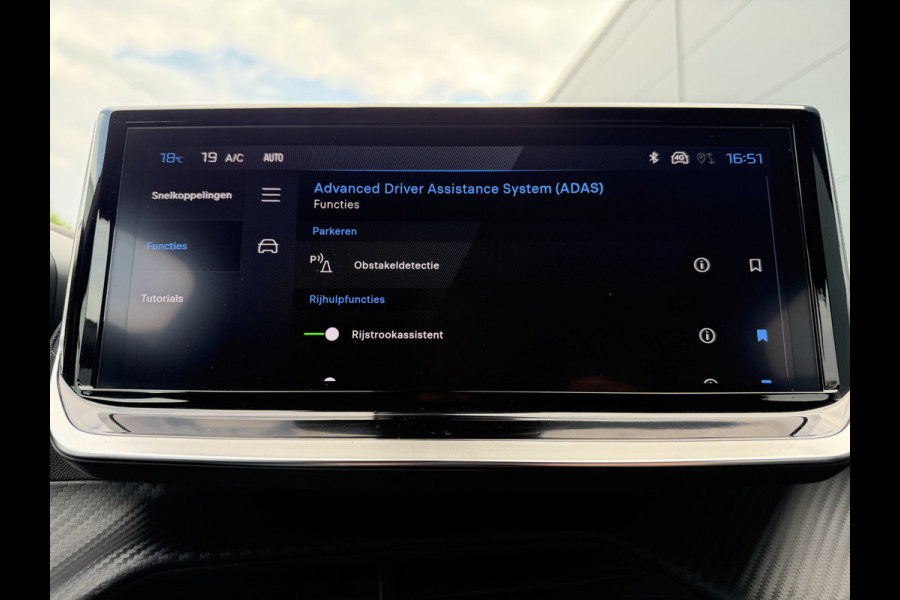 Peugeot 2008 100pk Allure (Keyless Entry - Automatische Airco - Parkeersensoren V+A - LED - 17"incl 4S - Navigatie - Apple Carplay)