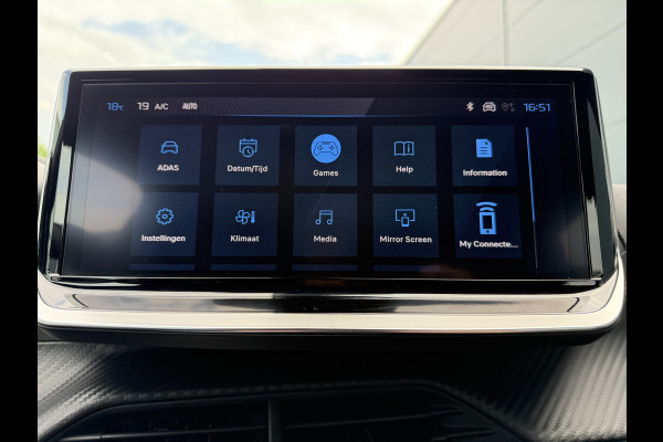 Peugeot 2008 100pk Allure (Keyless Entry - Automatische Airco - Parkeersensoren V+A - LED - 17"incl 4S - Navigatie - Apple Carplay)