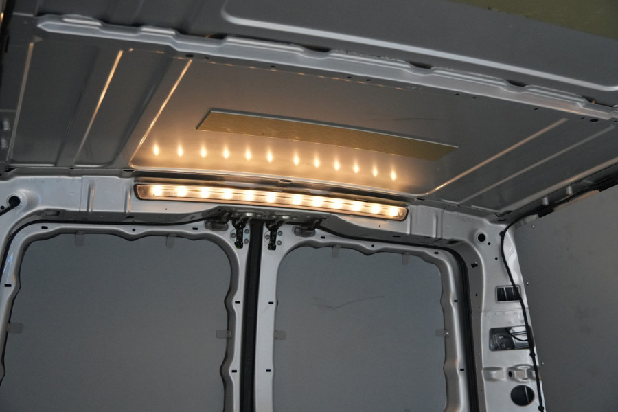 Mercedes-Benz Vito 116 CDI Extra Lang - Trekhaak - LED - Camera - Airco - Betimmering - Stoelverwarming - PDC - Rijklaar