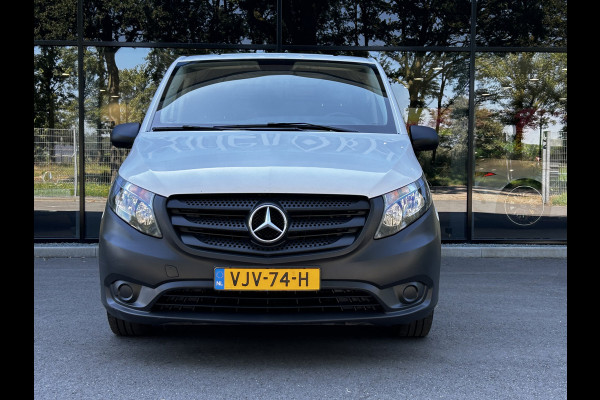 Mercedes-Benz Vito 110 CDI L2 Lang // Trekhaak // € 384,- p/mnd // Airco // 12 mnd Garantie // Bank // Radio // CV // Betimmering // Wieldoppen